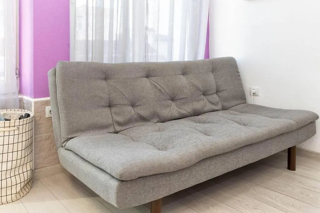 Sunny 2-Bedroom Maisonette Varna & Parking